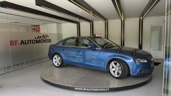Audi A4 2009 - 9900 EUR, 305847 km - AUTO.MOTO.pt - 305847km - foto 9 de 57