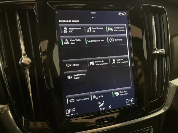 Volvo V90 Cross Country 2017 - 23500 EUR, 213000 km - AUTO.MOTO.pt - 213000km - foto 31 de 44