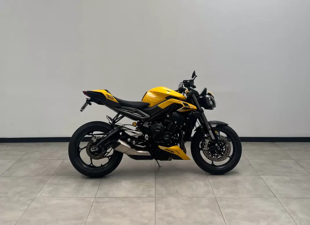 Triumph Street Triple 2024 - 9900 EUR, 24000 km - 24000km - foto 8 de 15
