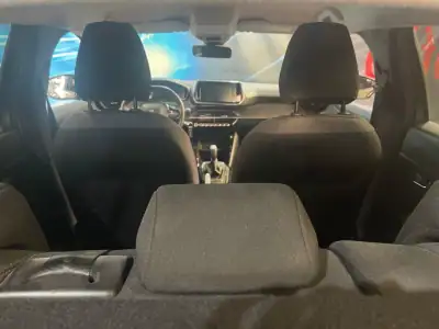 Peugeot 208 2023 - 14900 EUR, 44000 km - AUTO.MOTO.pt - 44000km - foto 36 de 47