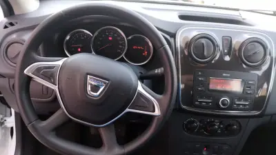 Dacia Sandero 2019 - 8950 EUR, 124000 km - AUTO.MOTO.pt - 124000km - foto 26 de 34