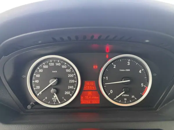 BMW 635 2008 - 19990 EUR, 240759 km - AUTO.MOTO.pt - 240759km - foto 11 de 12