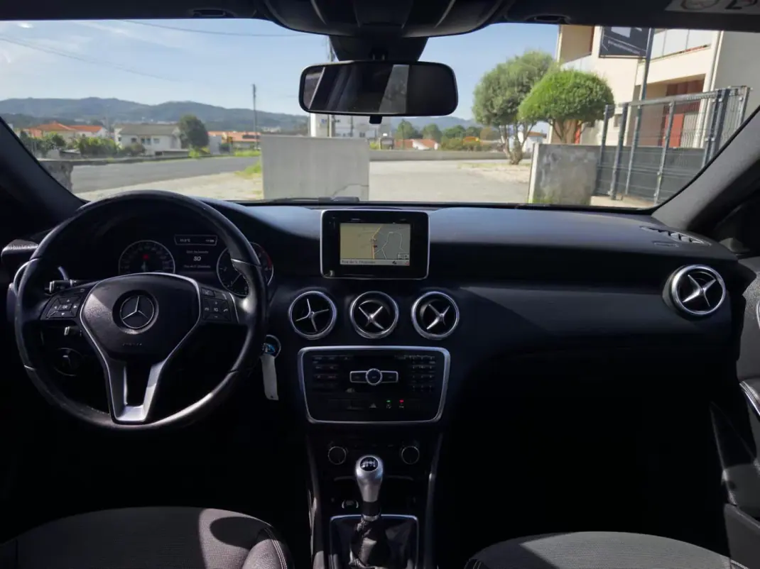 Mercedes-Benz A 180 2015 - 14990 EUR, 163000 km - 163000km - foto 14 de 37