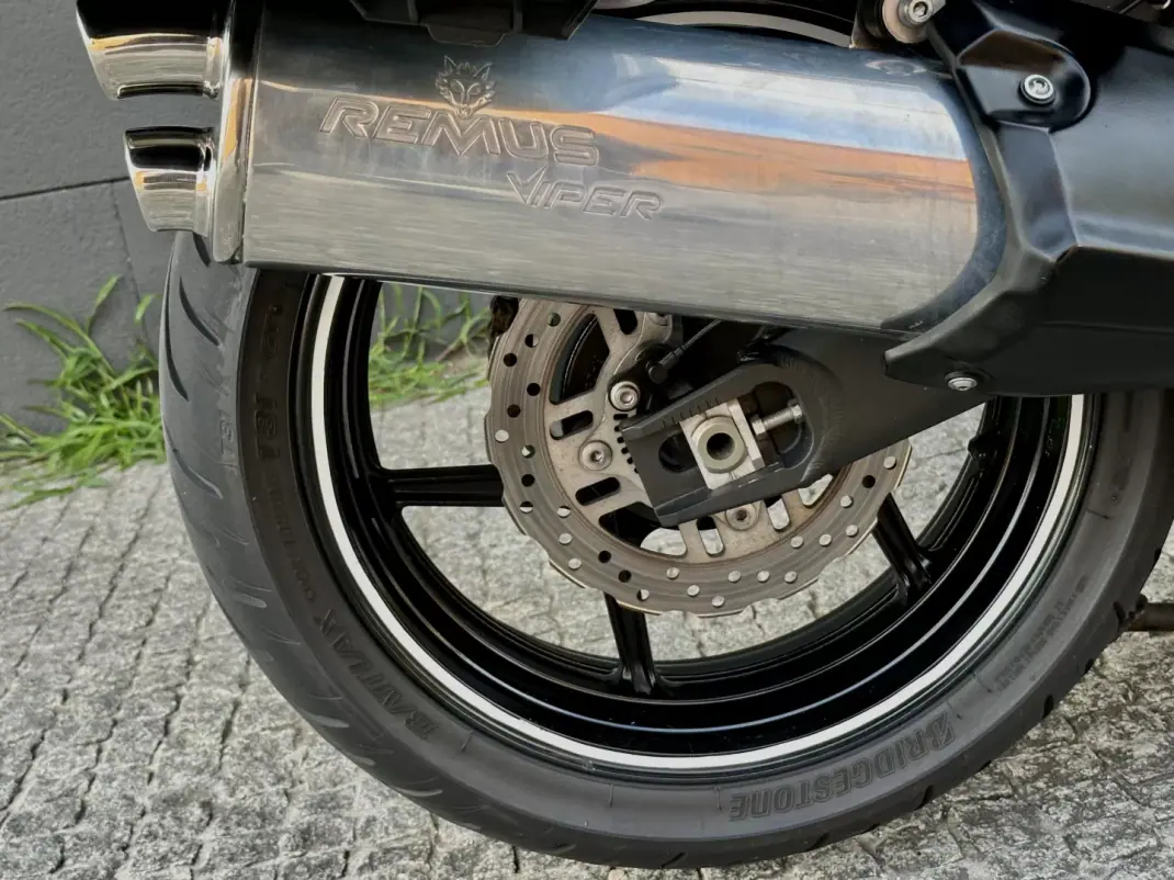 Kawasaki Versys 2015 - 8490 EUR, 79000 km - AUTO.MOTO.pt - 79000km - foto 6 de 22