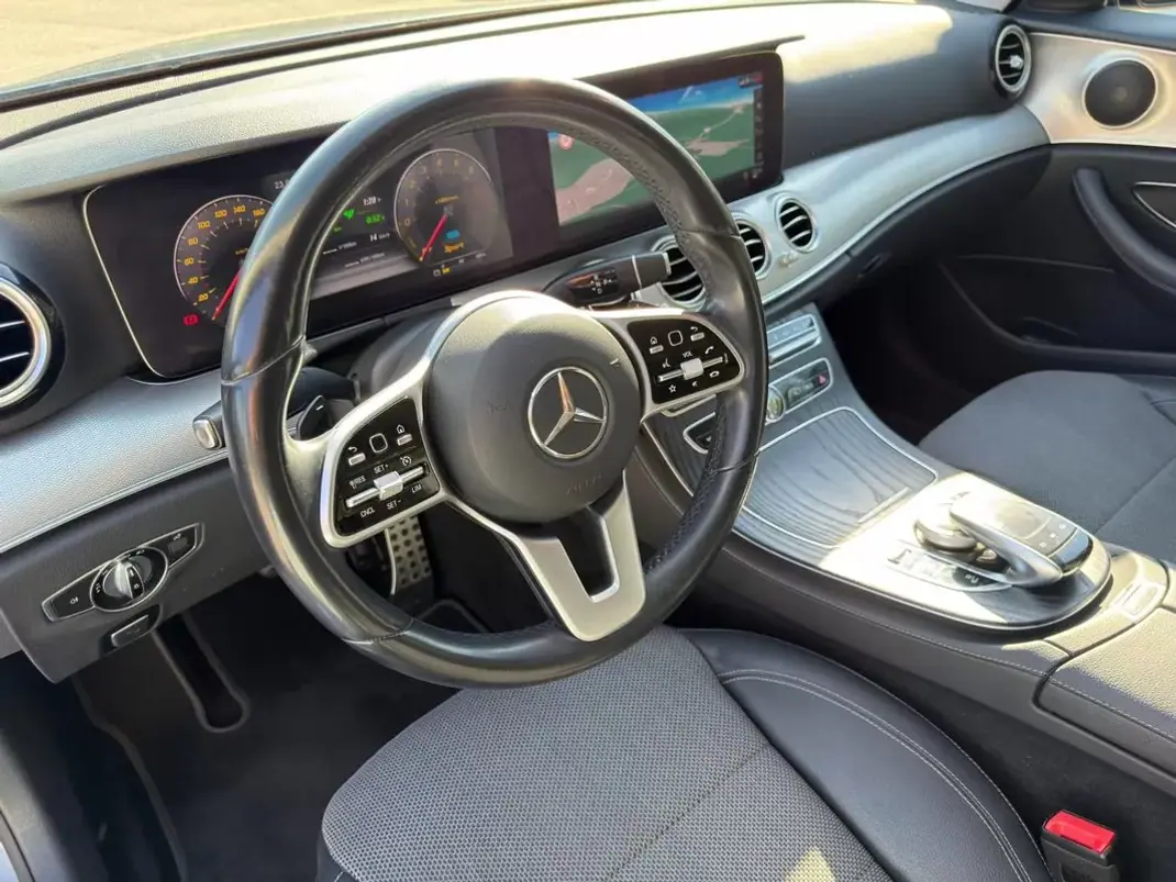 Mercedes-Benz E 300 2019 - 25900 EUR, 138000 km - 138000km - foto 11 de 33