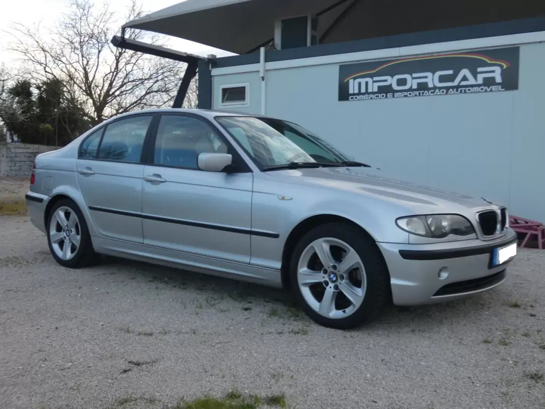 BMW 320 2004 - 7250 EUR, 270000 km - AUTO.MOTO.pt - 270000km - foto 1 de 28