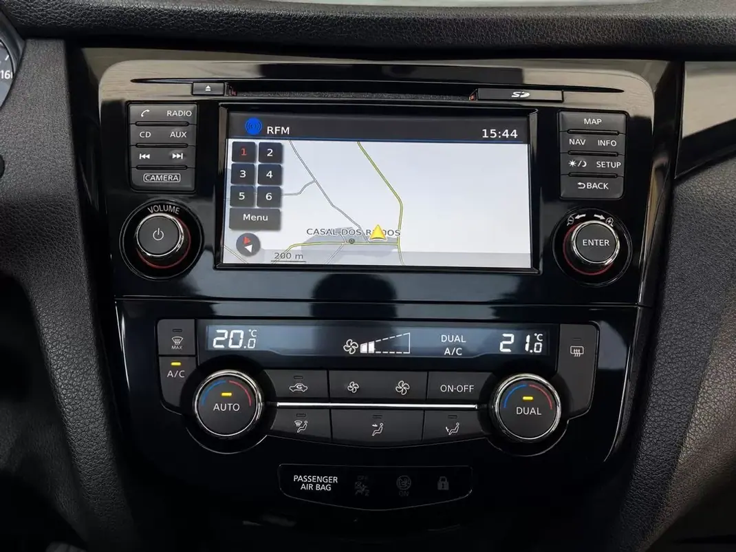 Nissan Qashqai 2018 - 16890 EUR, 94255 km - AUTO.MOTO.pt - 94255km - foto 9 de 19