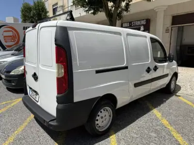Fiat DOBLO CARGO 1.3 MULTIJET EASY 2009 - 5250 EUR, 190000 km - AUTO.MOTO.pt - 190000km - foto 12 de 27