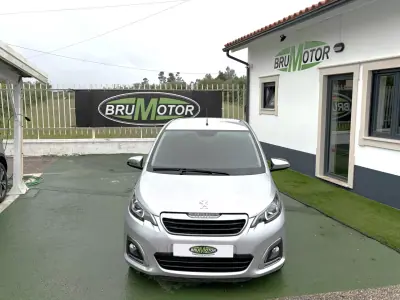 Peugeot 108 2020 - 10800 EUR, 54120 km - AUTO.MOTO.pt - 54120km - foto 2 de 12