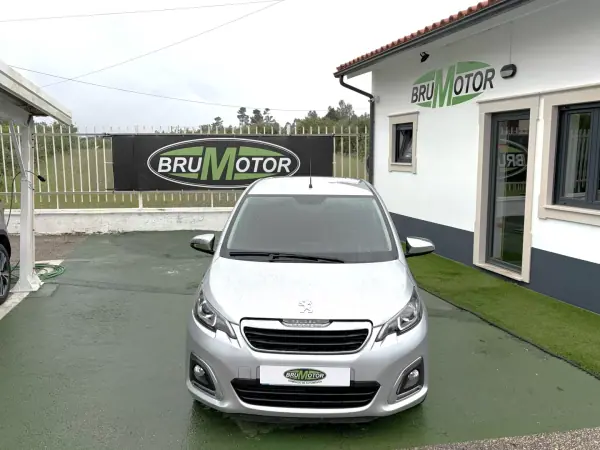 Peugeot 108 2020 - 10800 EUR, 54120 km - AUTO.MOTO.pt - 54120km - foto 2 de 12