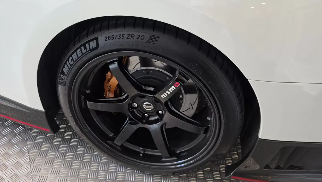 Nissan GT-R 2017 - 300000 EUR, 30685 km - 30685km - foto 39 de 69