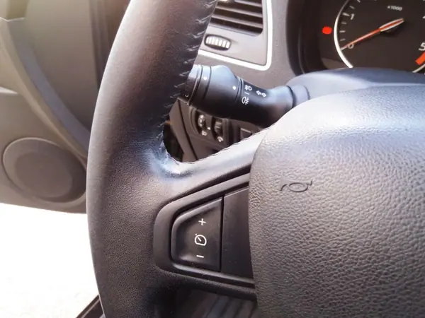 Renault Laguna Break 2012 - 8000 EUR, 186055 km - AUTO.MOTO.pt - 186055km - foto 14 de 26