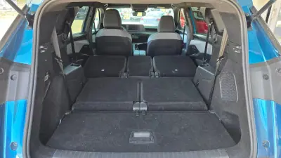 Peugeot 5008 2025 - 29900 EUR, 33543 km - 33543km - foto 13 de 25