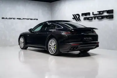 Porsche Panamera 2017 - 91950 EUR, 67458 km - AUTO.MOTO.pt - 67458km - foto 10 de 60