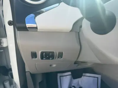 Renault Zoe 2016 - 8990 EUR, 85000 km - AUTO.MOTO.pt - 85000km - foto 16 de 18