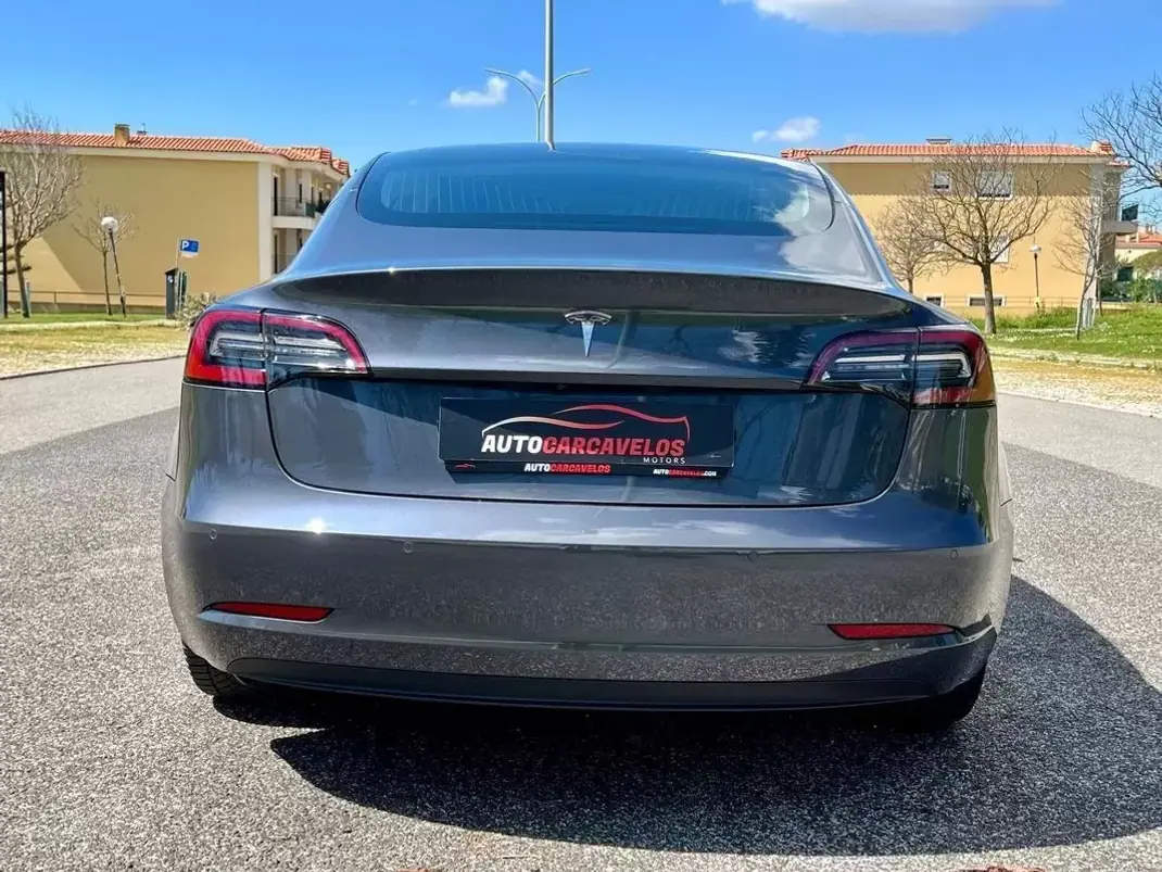 Tesla Model 3 2019 - 23990 EUR, 83000 km - AUTO.MOTO.pt - 83000km - foto 7 de 26