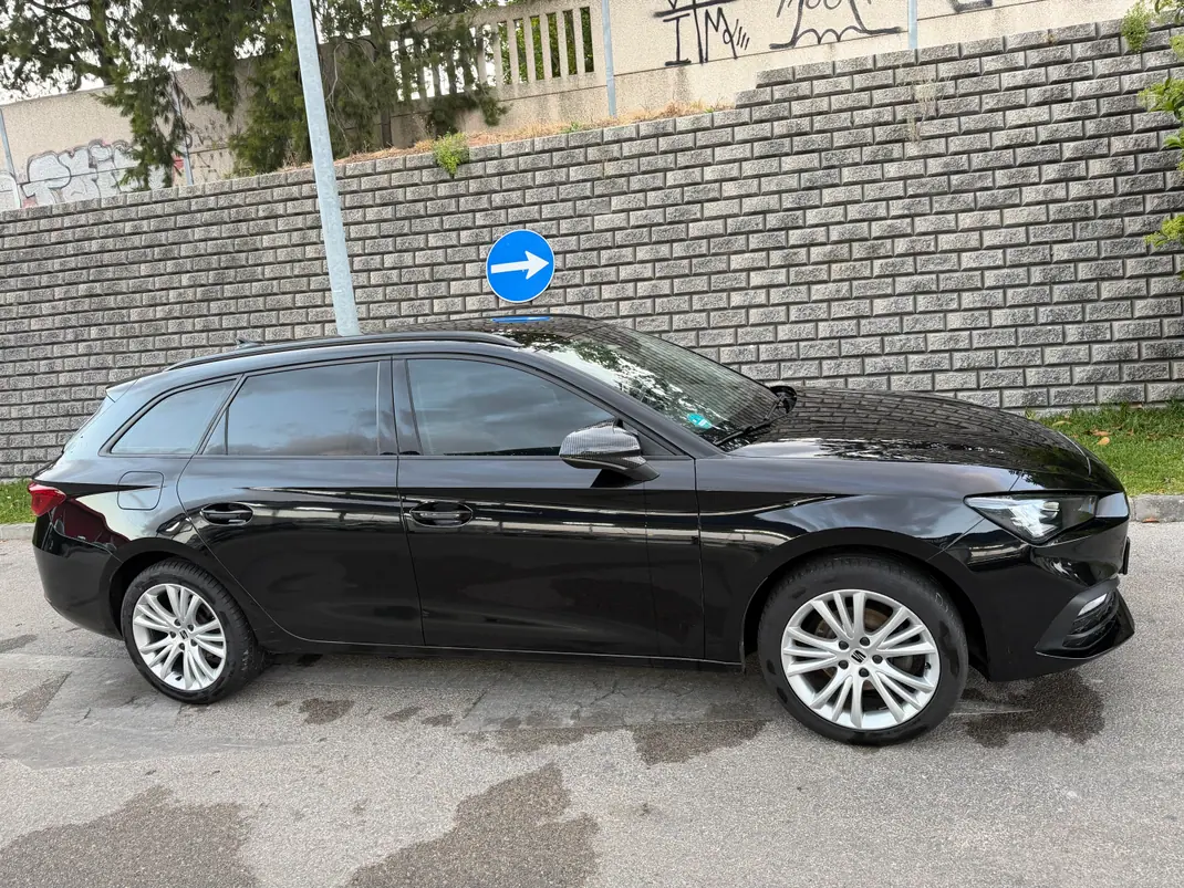 SEAT Leon 2024 - 18500 EUR, 41000 km - AUTO.MOTO.pt - 41000km - foto 3 de 11