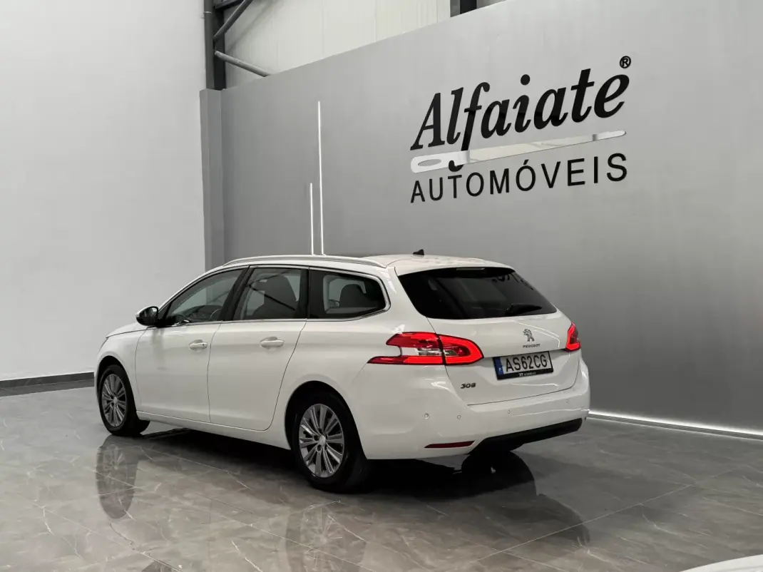 Peugeot 308 SW 2018 - 12490 EUR, 130000 km - AUTO.MOTO.pt - 130000km - foto 6 de 6