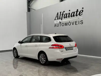 Peugeot 308 SW 2018 - 12490 EUR, 130000 km - AUTO.MOTO.pt - 130000km - foto 6 de 6