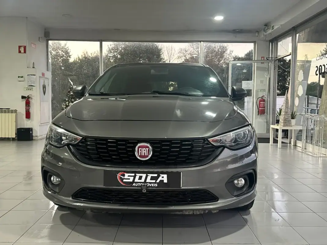 Fiat Tipo Station Wagon 2020 - 13490 EUR, 62200 km - 62200km - foto 2 de 25