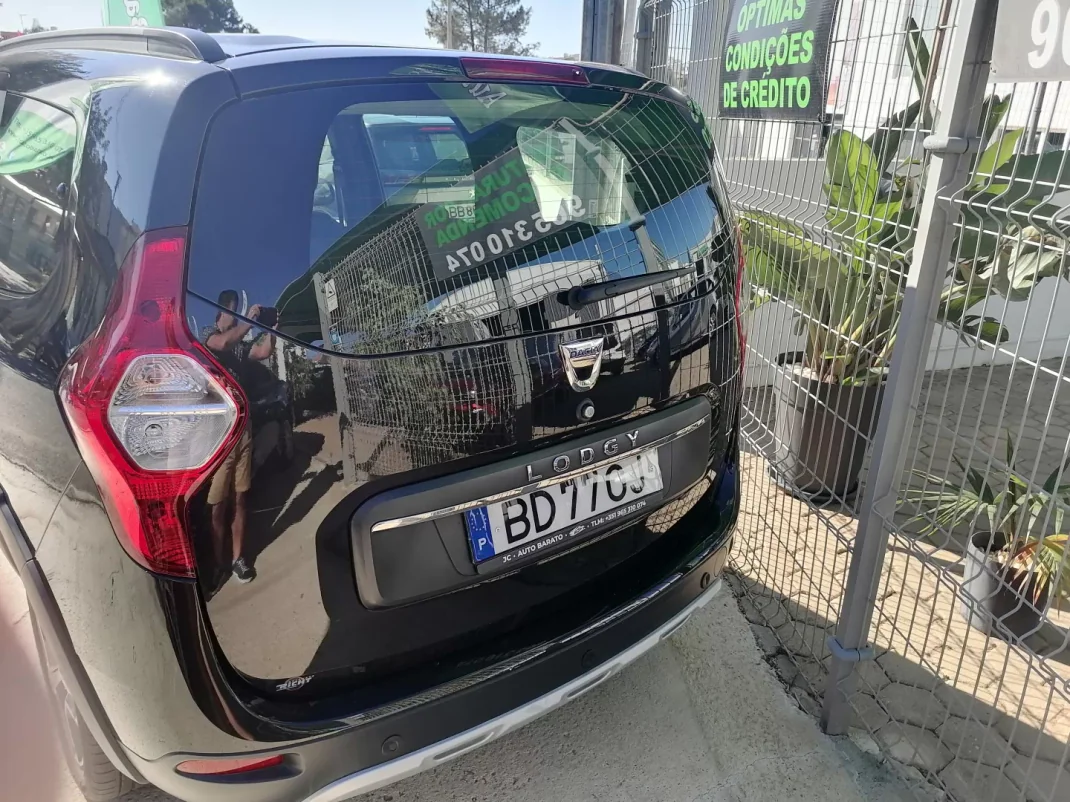 Dacia Lodgy 2022 - 24800 EUR, 24580 km - AUTO.MOTO.pt - 24580km - foto 2 de 15
