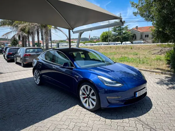 Tesla Model 3 2019 - 28990 EUR, 85000 km - AUTO.MOTO.pt - 85000km - foto 11 de 12
