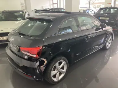 Audi A1 2015 - 11900 EUR, 150000 km - AUTO.MOTO.pt - 150000km - foto 31 de 32