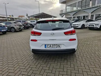 Hyundai i30 2020 - 13000 EUR, 123500 km - AUTO.MOTO.pt - 123500km - foto 7 de 25
