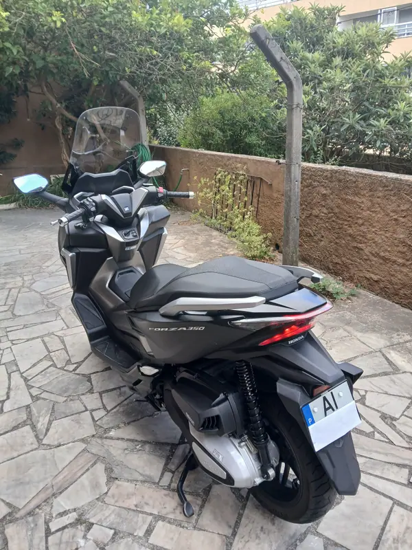 Honda Forza 2021 - 4600 EUR, 8400 km - AUTO.MOTO.pt - 8400km - foto 5 de 10