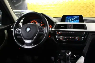 BMW 316 2018 - 17900 EUR, 121941 km - AUTO.MOTO.pt - 121941km - foto 7 de 16