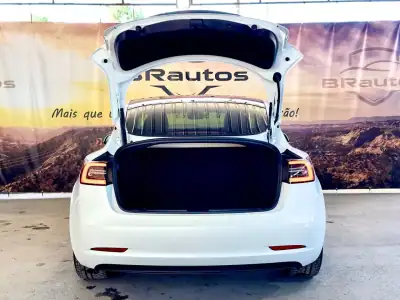 Tesla Model 3 2022 - 39900 EUR, 40060 km - AUTO.MOTO.pt - 40060km - foto 8 de 35