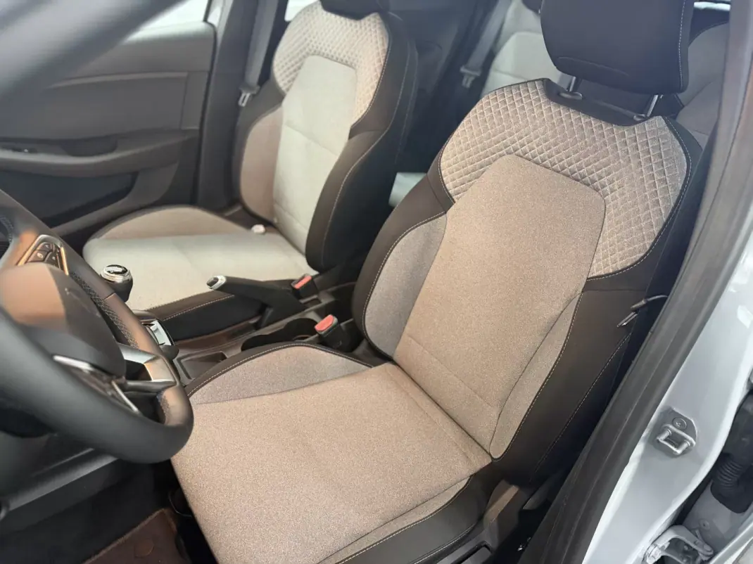 Renault Clio 2024 - 19500 EUR, 14000 km - AUTO.MOTO.pt - 14000km - foto 13 de 18