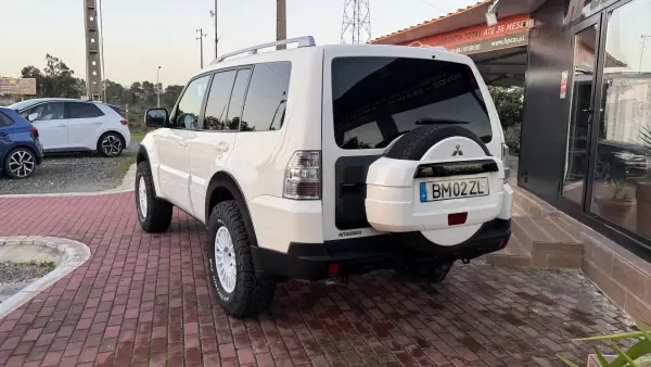 Mitsubishi Pajero 2010 - 29990 EUR, 215000 km - AUTO.MOTO.pt - 215000km - foto 14 de 38