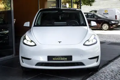 Tesla Model Y 2023 - 37900 EUR, 74250 km - AUTO.MOTO.pt - 74250km - foto 7 de 40