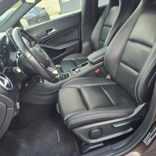Mercedes-Benz CLA 180 2017 - 18950 EUR, 184855 km - AUTO.MOTO.pt - 184855km - foto 17 de 24