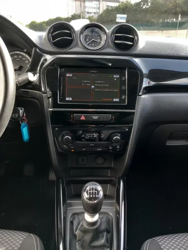 Suzuki Vitara 2016 - 16900 EUR, 135000 km - AUTO.MOTO.pt - 135000km - foto 12 de 15