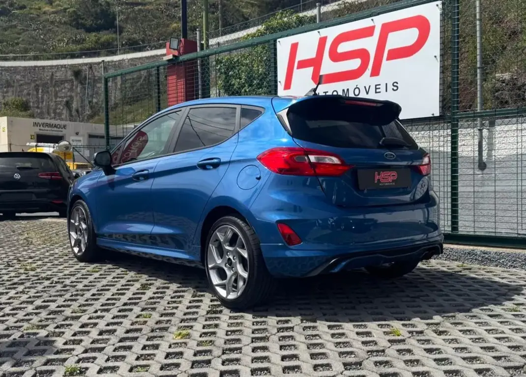 Ford Fiesta 2019 - 22990 EUR, 111300 km - AUTO.MOTO.pt - 111300km - foto 4 de 15