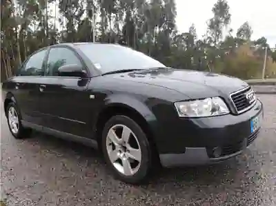 Audi A4 2002 - 1000 EUR, 233000 km - AUTO.MOTO.pt - 233000km - foto 3 de 5