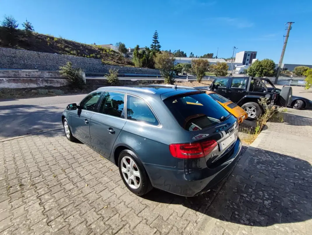 Audi A4 Avant 2012 - 11900 EUR, 219000 km - 219000km - foto 4 de 12