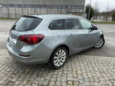 Opel Astra Sports Tourer 2011 - 7490 EUR, 175851 km - AUTO.MOTO.pt - 175851km - foto 6 de 21
