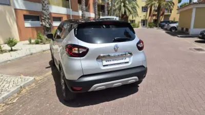 Renault Captur 2018 - 12890 EUR, 130000 km - AUTO.MOTO.pt - 130000km - foto 9 de 14