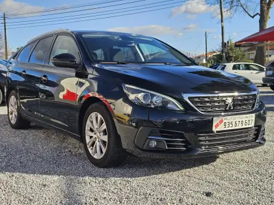 Peugeot 308 SW 2019 - 13800 EUR, 77780 km - AUTO.MOTO.pt - 77780km - foto 3 de 44