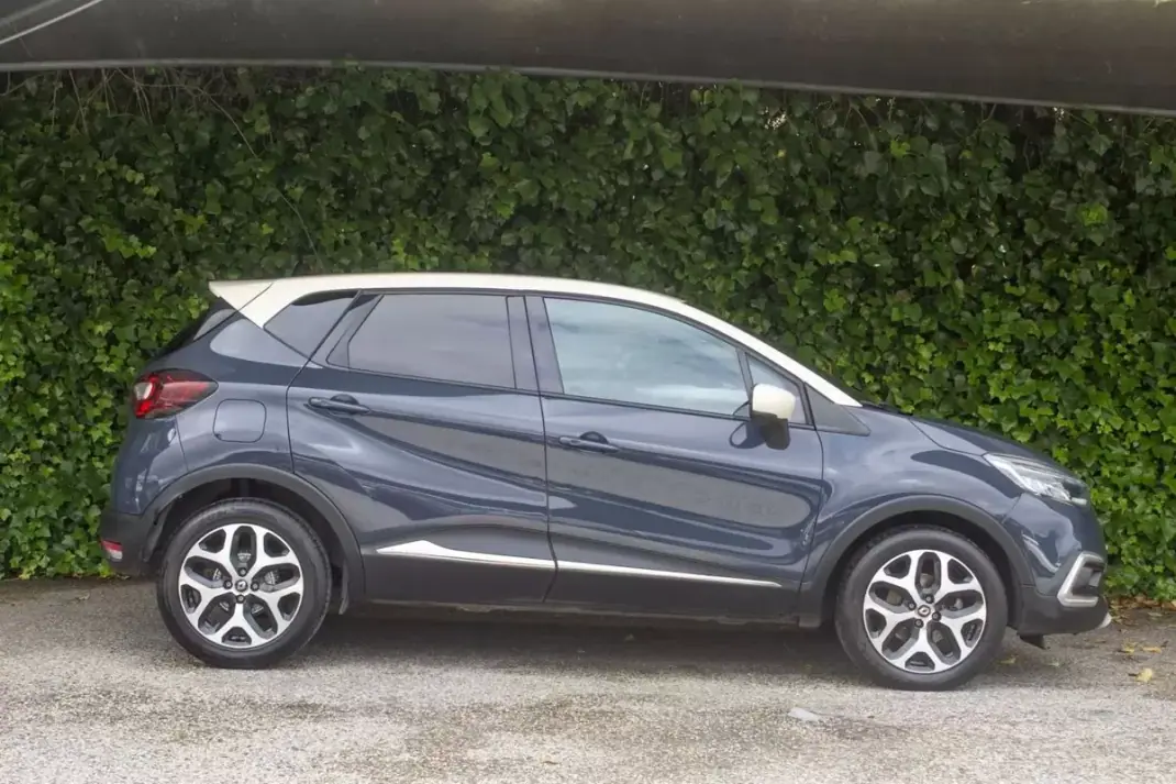 Renault Captur 2018 - 13900 EUR, 147700 km - AUTO.MOTO.pt - 147700km - foto 6 de 16