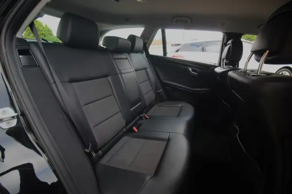 Mercedes-Benz E 250 2010 - 12990 EUR, 245000 km - AUTO.MOTO.pt - 245000km - foto 46 de 48