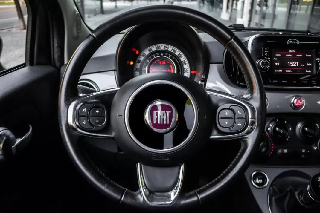 Fiat 500C 2016 - 8900 EUR, 93634 km - 93634km - foto 13 de 35