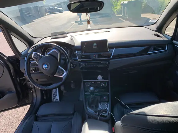 BMW 216 Gran Tourer 2015 - 12000 EUR, 190000 km - AUTO.MOTO.pt - 190000km - foto 18 de 20
