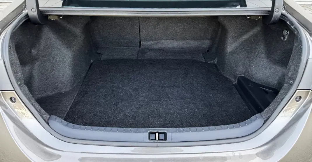 Toyota Corolla 2017 - 17200 EUR, 85000 km - AUTO.MOTO.pt - 85000km - foto 34 de 36