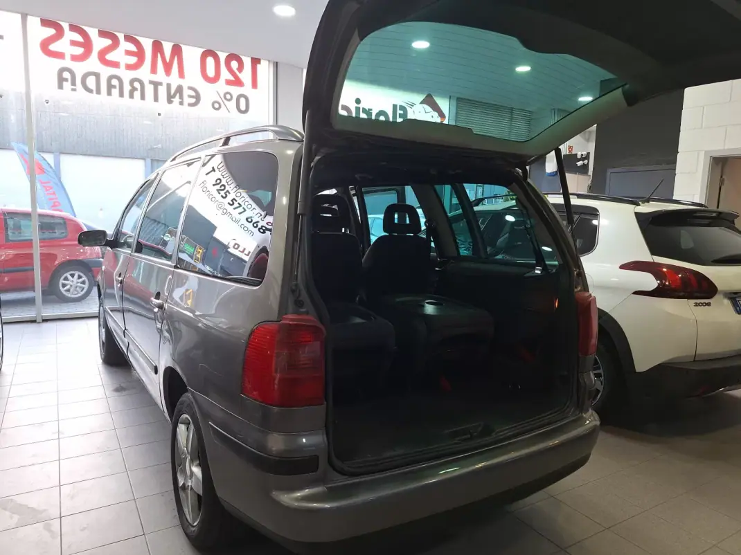 SEAT Alhambra 2007 - 4740 EUR, 314000 km - AUTO.MOTO.pt - 314000km - foto 9 de 17