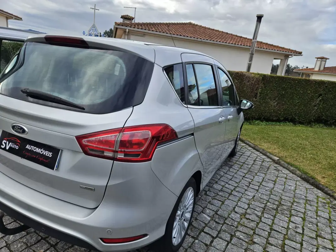 Ford B-Max 2013 - 5900 EUR, 183735 km - AUTO.MOTO.pt - 183735km - foto 5 de 8