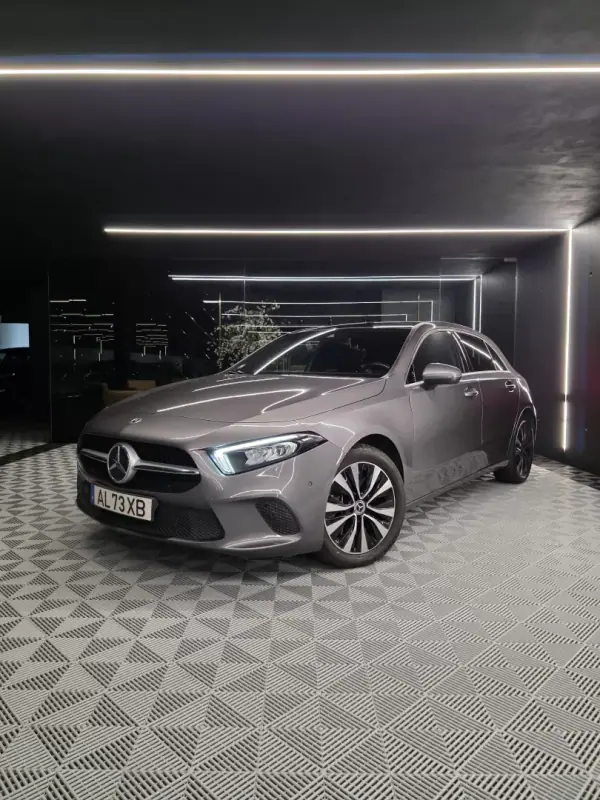 Mercedes-Benz A 250e Progressive 2021 Híbrido Plug-In — 148 000 km Mercedes-Benz A 250e Progressive 2021 Híbrido Plug-In